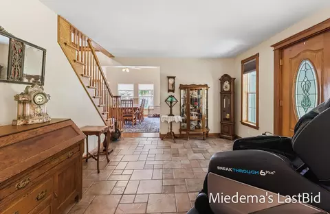 Entry Way - 12915 Cassidy Rd, Bellevue, MI 49021 photo 3 of 4