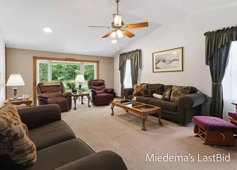 Living - 12915 Cassidy Rd, Bellevue, MI 49021 photo 2 of 5