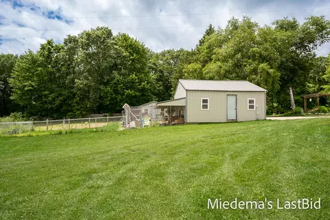 Exterior - 12915 Cassidy Rd, Bellevue, MI 49021 photo 2 of 25