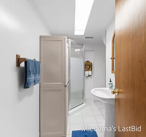 Bath - 12915 Cassidy Rd, Bellevue, MI 49021 photo 4 of 4
