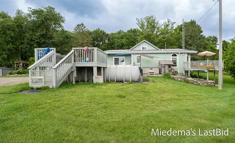 Exterior - 12915 Cassidy Rd, Bellevue, MI 49021 photo 6 of 25