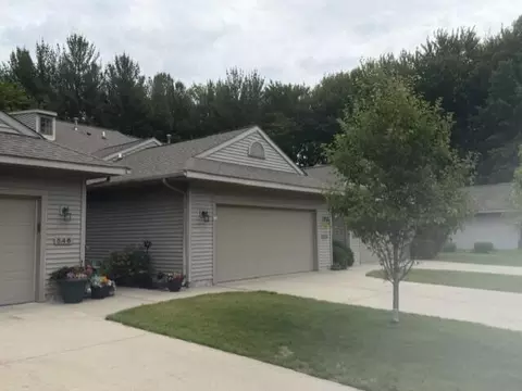 542 Tournament Cir, Muskegon, MI 49444
