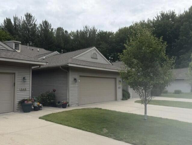 542 Tournament Cir, Muskegon, MI 49444