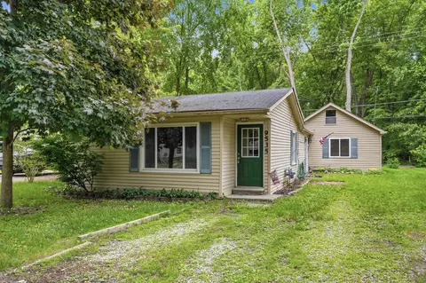 9535 Listeria St, Commerce Twp, MI 48382