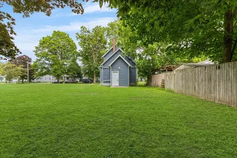 Exterior - 204 Orange St, Jackson, MI 49202 photo 2 of 3