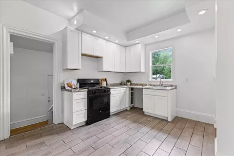 Kitchen - 204 Orange St, Jackson, MI 49202 photo 2 of 3