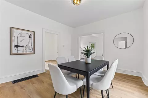Dining - 204 Orange St, Jackson, MI 49202 photo 1 of 3