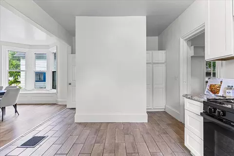 Entry Way - 204 Orange St, Jackson, MI 49202 photo 1 of 2
