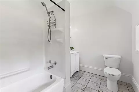 Bath - 204 Orange St, Jackson, MI 49202 photo 2 of 3