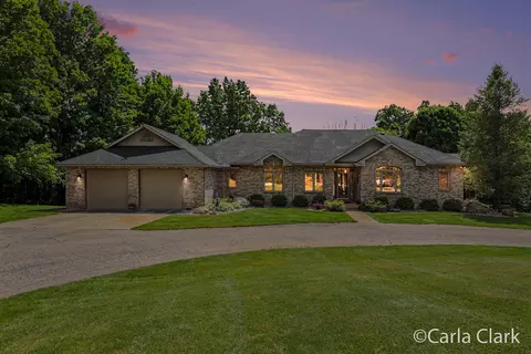 9899 Twelve Point Dr NE, Rockford, MI 49341