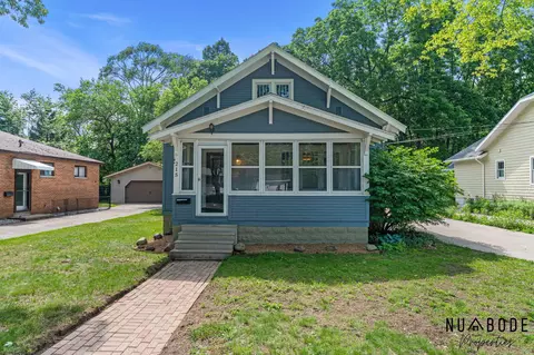 215 Williams St, Spring Lake, MI 49456