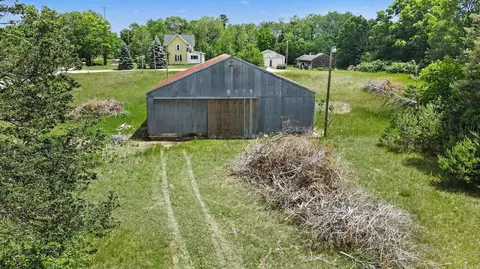 Exterior - 1672 E Croton Dr, Newaygo, MI 49337 photo 4 of 7