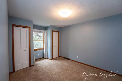 Bedroom - 1511 Springbrook Dr, Jenison, MI 49428 photo 5 of 6