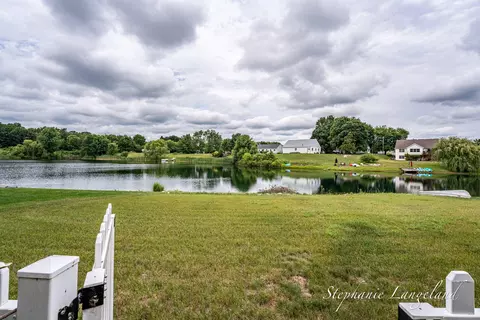 Exterior - 1511 Springbrook Dr, Jenison, MI 49428 photo 9 of 14