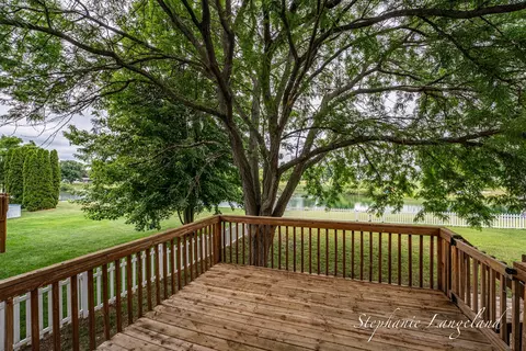 Exterior - 1511 Springbrook Dr, Jenison, MI 49428 photo 4 of 14