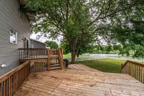 Exterior - 1511 Springbrook Dr, Jenison, MI 49428 photo 5 of 14