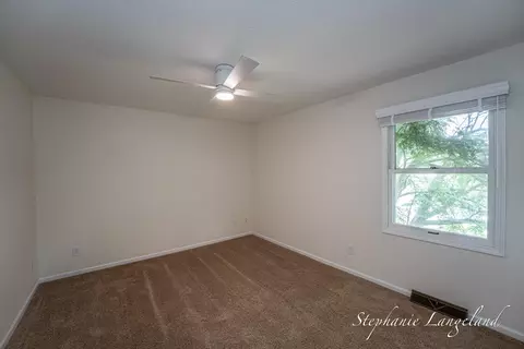 Bedroom - 1511 Springbrook Dr, Jenison, MI 49428 photo 3 of 6