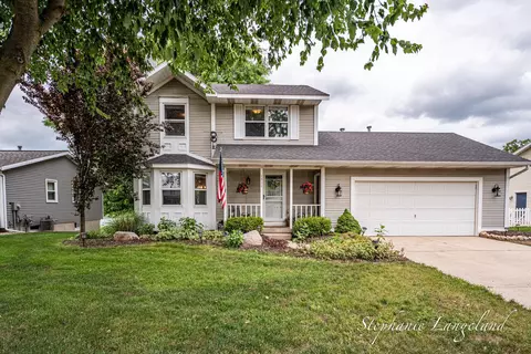 Exterior - 1511 Springbrook Dr, Jenison, MI 49428 photo 2 of 14