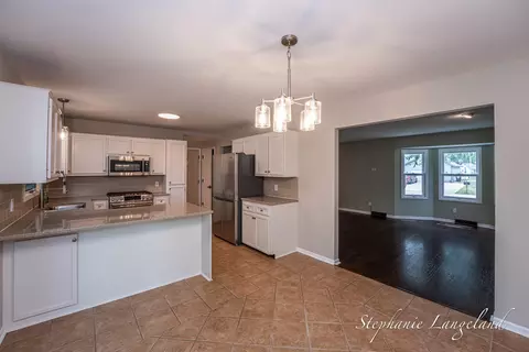 Kitchen - 1511 Springbrook Dr, Jenison, MI 49428 photo 1 of 6