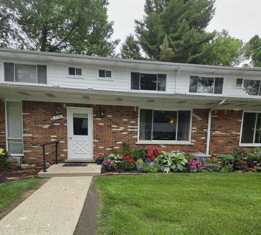 5108 Kintyre Ln #8, Brighton, MI 48116