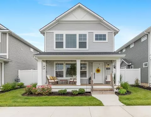 7904 Greendale Dr SE, Byron Center, MI 49315