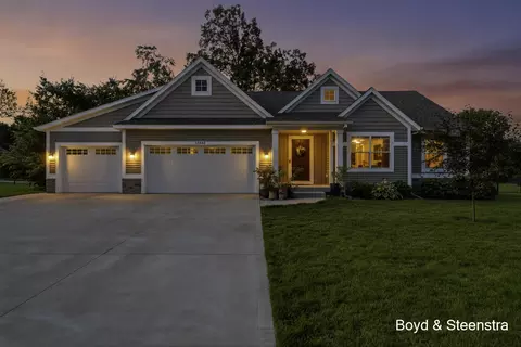 13092 Boulderway Trl, Grand Haven, MI 49417