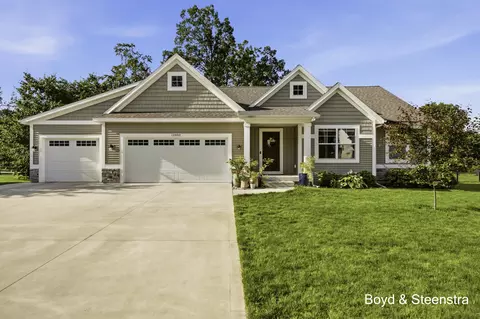 13092 Boulderway Trl, Grand Haven, MI 49417