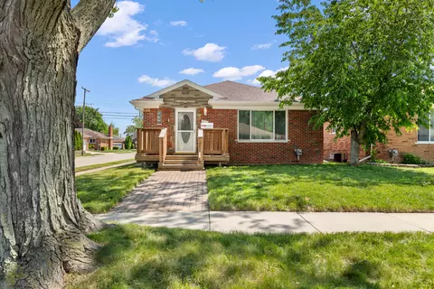 17448 Veronica Ave, Eastpointe, MI 48021