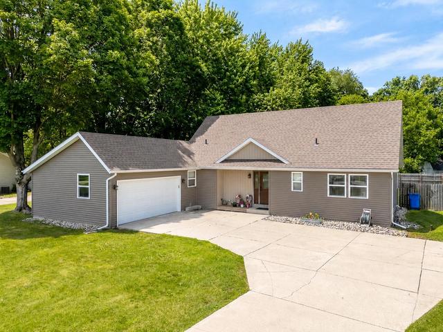 56782 Bow Dr, Three Rivers, MI 49093
