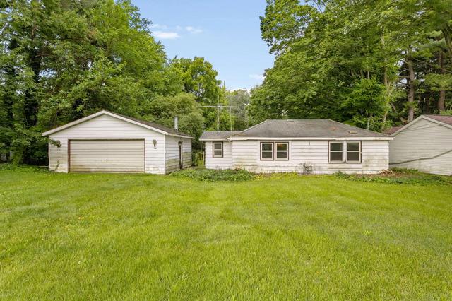 69408 Elkhart Rd, Edwardsburg, MI 49112