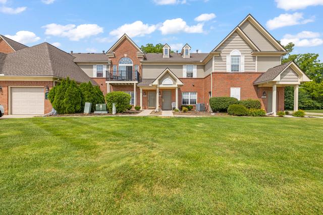 27333 Hidden Oaks Dr, Trenton, MI 48183