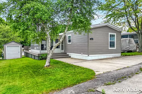 6100 N Beaune Rd #40, Ludington, MI 49431