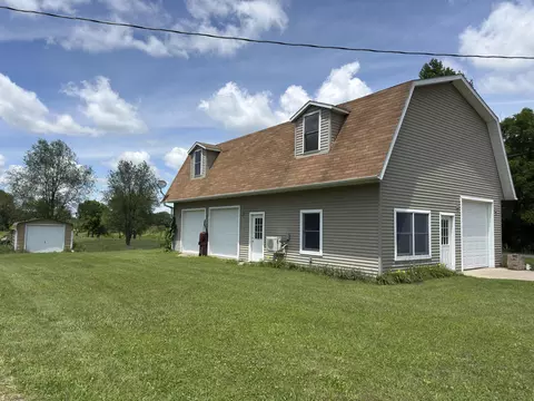 000 Fair Lake Dr, Delton, MI 49046
