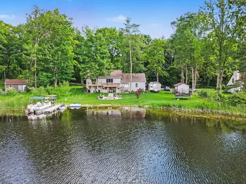 9039 Ensign Ct, Hesperia, MI 49421
