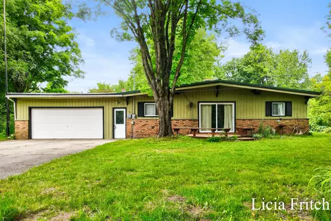 9016 E M 20, Hesperia, MI 49421