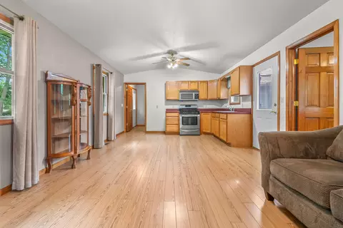 Living - 11971 Bradley Dr, Jerome, MI 49249 photo 6 of 7