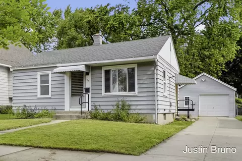 115 Montrose St NE, Grand Rapids, MI 49505