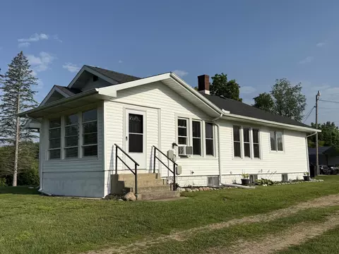 39444 6th Ave, Bloomingdale, MI 49026
