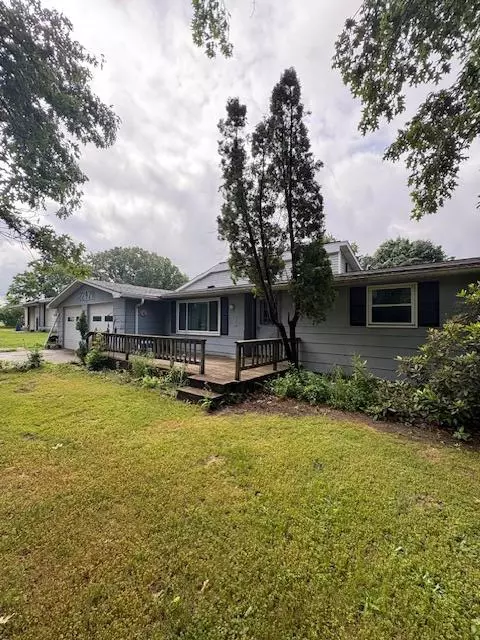 22479 Airline Rd, Sturgis, MI 49091
