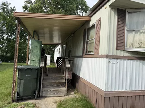 45 Pinegate St SW, Grand Rapids, MI 49548