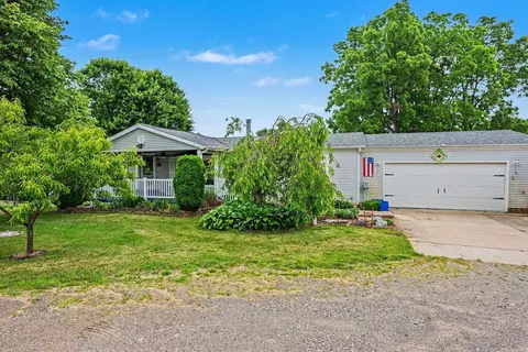 Exterior - 13191 Harder Rd, Three Rivers, MI 49093 photo 7 of 10