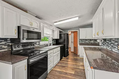 Kitchen - 13191 Harder Rd, Three Rivers, MI 49093 photo 1 of 4