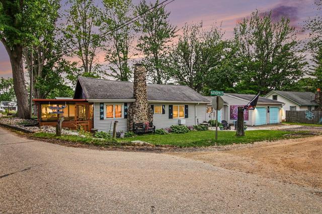 2100 Strait Tow Blvd, Crystal, MI 48818