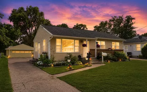 1626 Royal Oak St SW, Wyoming, MI 49519