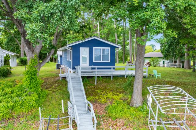 81735 Laguna Beach Park Rd, Lawton, MI 49065