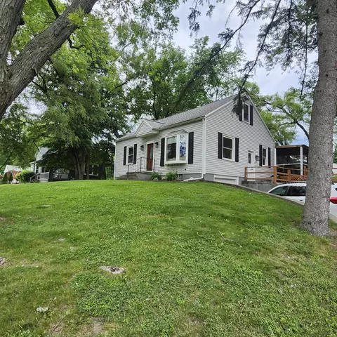 754 Collindale Ave NW, Grand Rapids, MI 49504