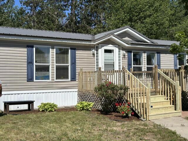 9137 Pine Lake Ct, West Olive, MI 49460