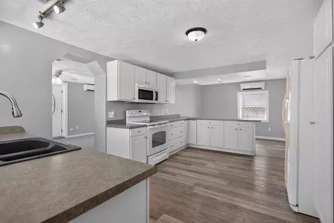 4718 S Draper Rd, Jackson, MI 49203 photo 6
