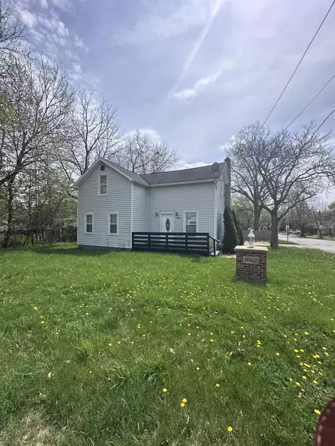1002 E Oliver St, Owosso, MI 48867