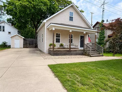 603 S George St, Ludington, MI 49431